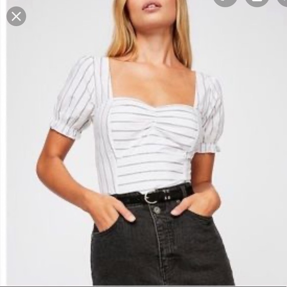 Free People Tops - Free people white rose garden puff shoulder crop